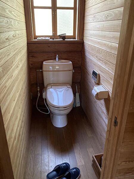 トイレを拡大表示