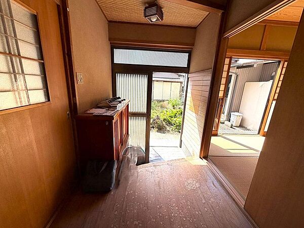 玄関を拡大表示