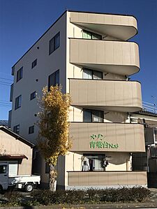 外観:しずてつストア、ガスト、市役所、銀行、郵便局、ドラッグストアー徒歩圏内です。 外観:しずてつストア、ガスト、市役所、銀行、郵便局、ドラッグストアー徒歩圏内です。