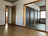 室内：2階　洋室2部屋　引き戸を開けると2部屋を開放的に使用できます♪