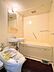 当マンションは温泉大浴場がありますがお部屋にもユニットバスが設置されています。トイレはウォッシュレット式に新品交換、未使用です。