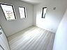 洋室：明るく開放感のあるお部屋で、快適な生活を♪