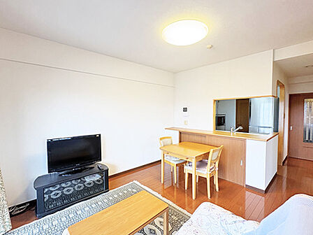 明るく開放感のあるリビング空間が魅力のお部屋です。