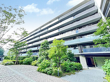 三沿線利用可能！JR東海道本線「川崎」駅徒歩18分。279戸のビッグコミュニティ！