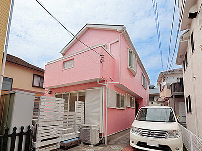 外観：ラチエン通りから一本入った開発分譲地内に立地しております