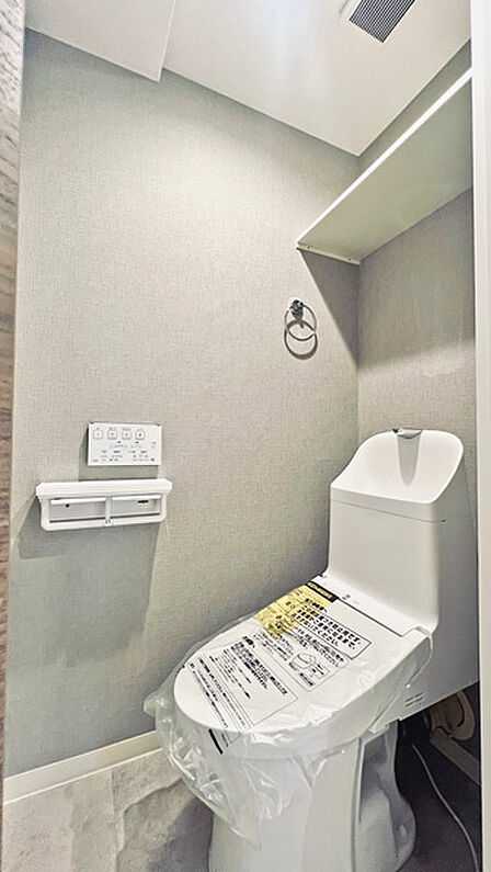 新規交換済みのLIXILウォシュレット付トイレ