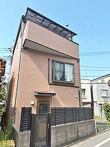 外観:南向きバルコニーは日照良好で洗濯物がよく乾きます。 外観:南向きバルコニーは日照良好で洗濯物がよく乾きます。