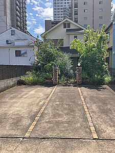 外観:現地外観写真。商業地域内の利便性の高い好立地です。 外観:現地外観写真。商業地域内の利便性の高い好立地です。