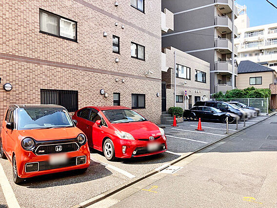 最新の駐車場の...