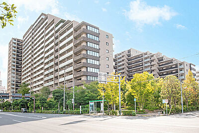 外観:積水ハウス(株)旧分譲、地上19階建・総戸数687邸の大規模マンション、12階部分! 外観:積水ハウス(株)旧分譲、地上19階建・総戸数687邸の大規模マンション、12階部分!