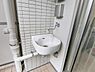 バルコニー：テラスにはスロップシンクが備え付けられています。外回りの掃除や汚れものの洗濯などに重宝します。【スロップシンク/テラス】