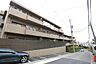 外観：若葉建設施工。地上4階建、総戸数21戸のRC造マンションです。当該住戸は、3階部分に位置しています。【現地外観】
