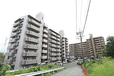 外観:2026年9月に水まわりを含む室内リフォーム実施。気持ちのいい空間で新生活をスタートできます。【現地外観写真】 外観:2026年9月に水まわりを含む室内リフォーム実施。気持ちのいい空間で新生活をスタートできます。【現地外観写真】