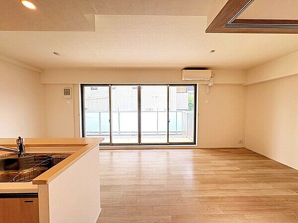 リビング/ダイニングを拡大表示
