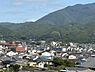 周辺：自然豊かな山々や大文字の鳥居を望み、京都ならではの景観を日常的にお楽しみいただけます(天候による)。【住戸からの眺望】