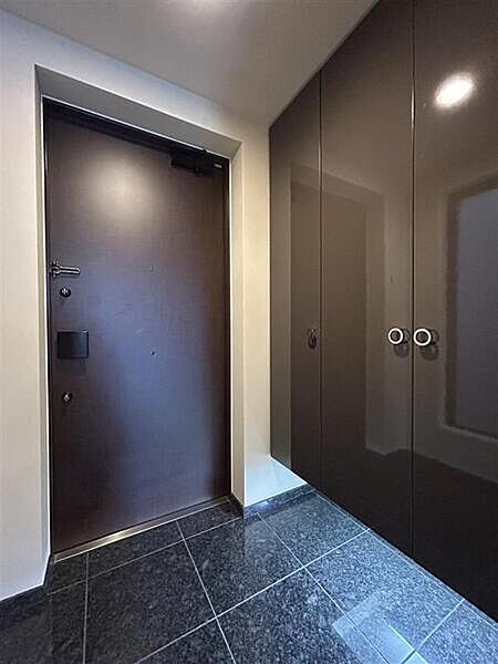 玄関を拡大表示