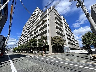 外観:阪急神戸線「西宮北口」駅まで徒歩6分など、複数路線を利用可能。通勤通学やお出かけに便利な立地です。【現地外観写真】 外観:阪急神戸線「西宮北口」駅まで徒歩6分など、複数路線を利用可能。通勤通学やお出かけに便利な立地です。【現地外観写真】