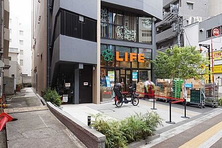 ライフ本郷三丁目駅店 570m