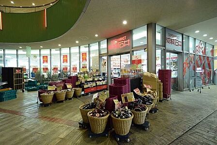 成城石井 東京ドームラクーア店 420m