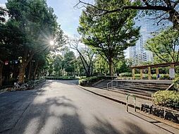 新宿中央公園 350m
