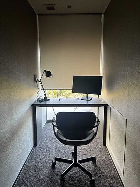 WORK LAB/PARK-E棟1階(個室のワーキングスペース)