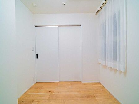 収納はもちろん、在宅勤務にも便利な独立したスペース