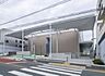 周辺：港区立三田中学校 230m