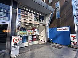 セブンイレブン南青山5丁目店 190m
