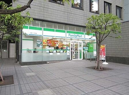 ファミリーマート三田一丁目店 50m