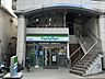 周辺：ファミリーマート赤坂稲荷坂店 180m