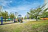 周辺：港区立港南和楽公園 200m