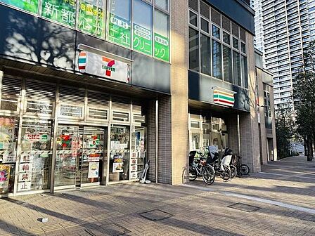 セブンイレブン 西新宿5丁目中央店 220m