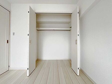 リビング横洋室収納