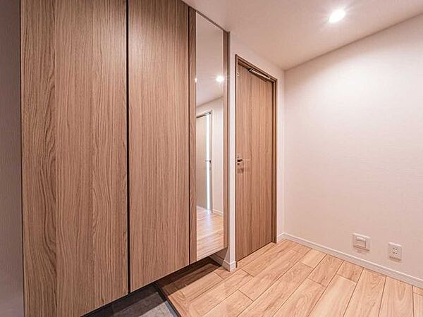 玄関を拡大表示