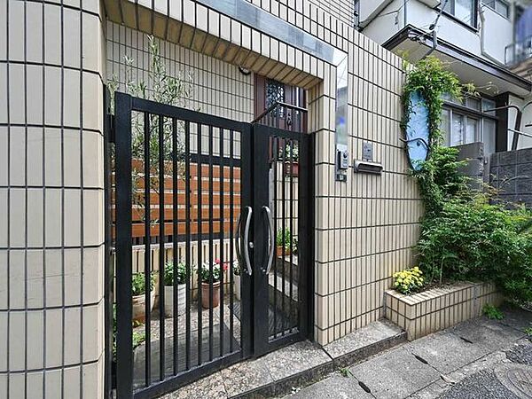 玄関を拡大表示