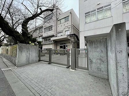  区立桜丘中学校 110m