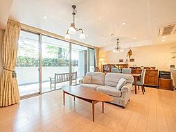 パークシティ成城A-Court 3SLDKのリビング/ダイニング