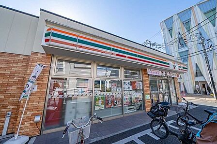 セブン-イレブン 足立綾瀬2丁目東店 100m