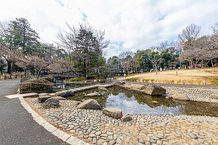杉並区立蚕糸の森公園 600m