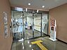 周辺：市川駅南口図書館 900m