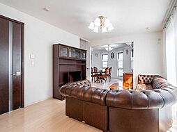 プラウドシーズン南大沢 4LDKのリビング/ダイニング