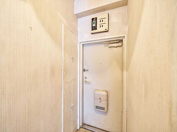 玄関を拡大表示