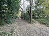 周辺：しらはたの森に至る道 190m