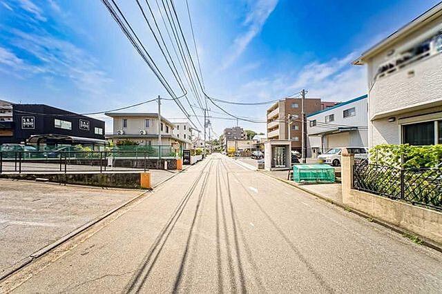 6 / 17