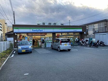 ファミリーマート戸塚下倉田町店 150m