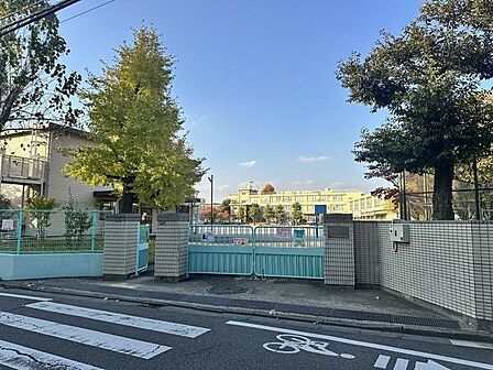  川崎市立住吉小学校 650m