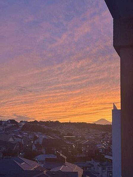 富士山が望めます。（天候による、ズームなし）