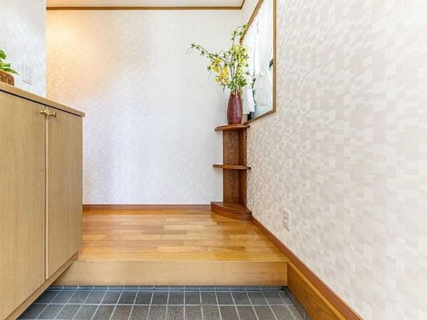玄関を拡大表示