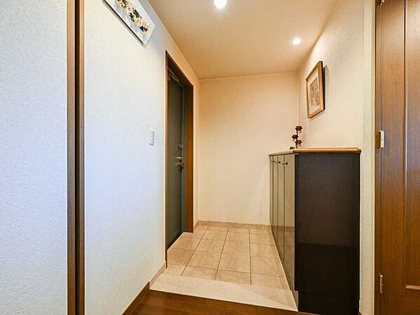 玄関を拡大表示