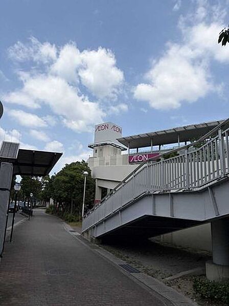 イオンモール伊丹 450m